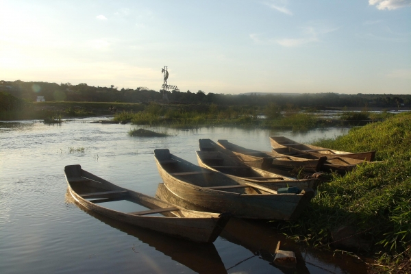 barcos-de-pesca-no-rio-sao-francisco-piraporamg-acervo-nuhicreiephaCB1D8463-1301-02FA-F004-C0CF8815069D.jpg