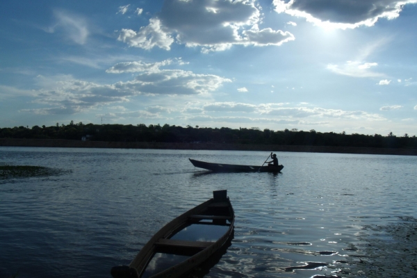 pescador-remando-no-rio-sao-francisco-no-municipio-de-piraporamg-acervo-nuhicreiepha51CBC990-3138-62F1-A893-0C7371E0C2AA.jpg